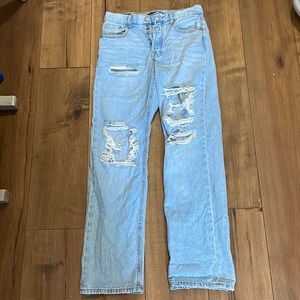 Super cute ripped 90’s baggy Aeropostale jeans! No ware